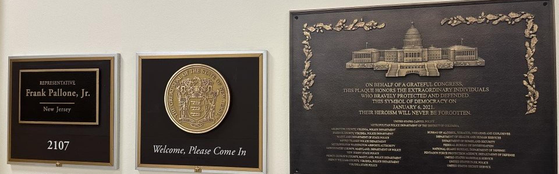 Plaque honoring law enforcement personnel who defended the U.S. Capitol on January 6, 2021